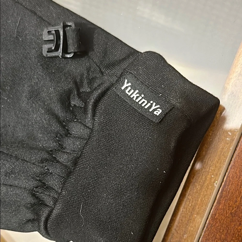 Black Winter Touchscreen Gloves